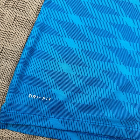 Nike Women’s Golf Blue Performance Sleeveless Polo Shirt ~ Small - Picture 3 of 13